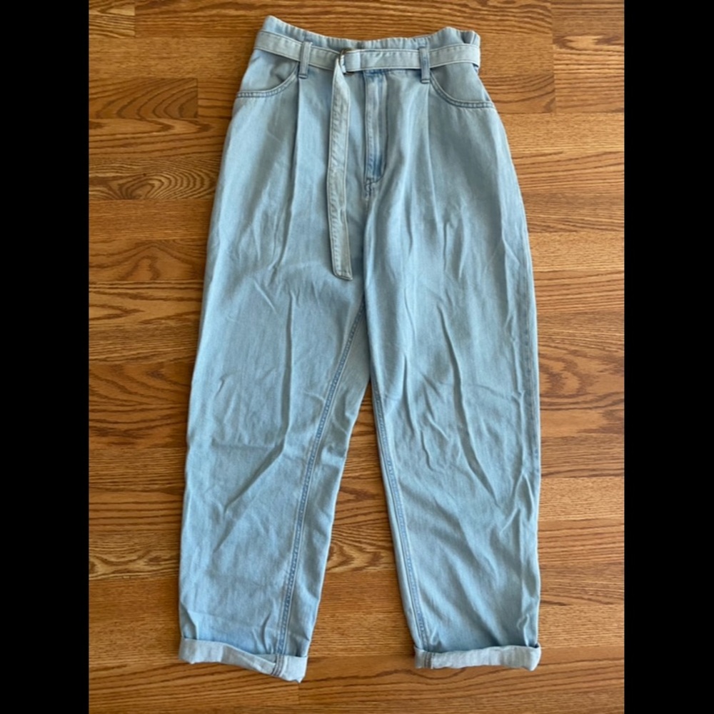 Uniqlo Light Wash Belted Paperbag Jeans Size 26
